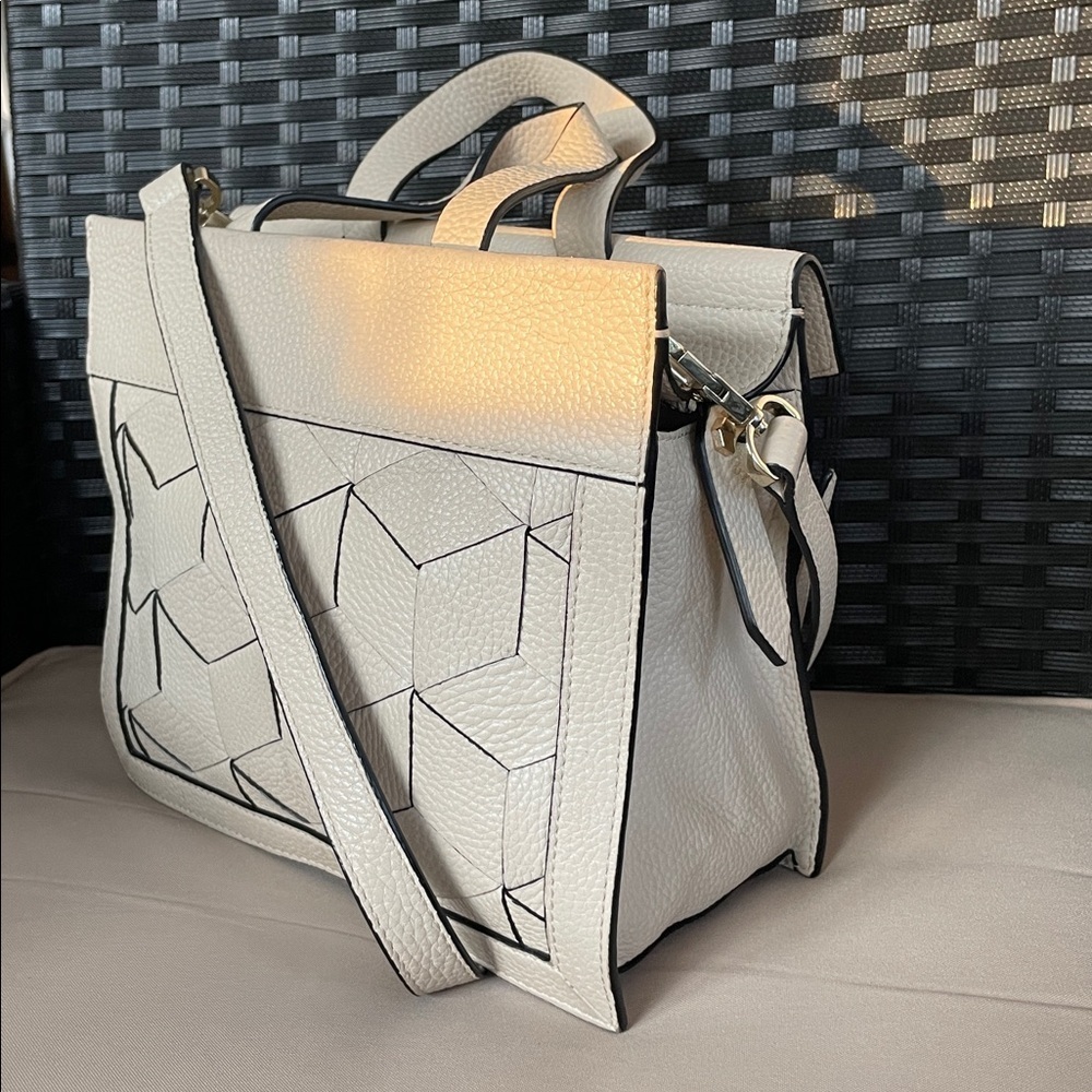 Welden Voyager Small Flap Satchel Cement Colored Pebbled Leather Crossbody Bag - Picture 4 of 13